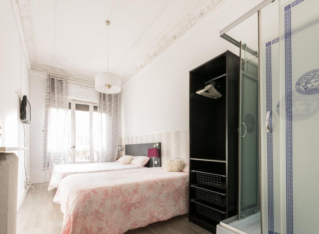 M&F 7 Rooms/7 Bathrooms Over Gran Via Madrid Bagian luar foto