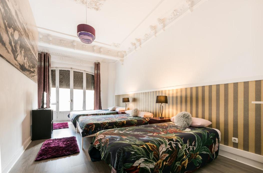 M&F 7 Rooms/7 Bathrooms Over Gran Via Madrid Bagian luar foto