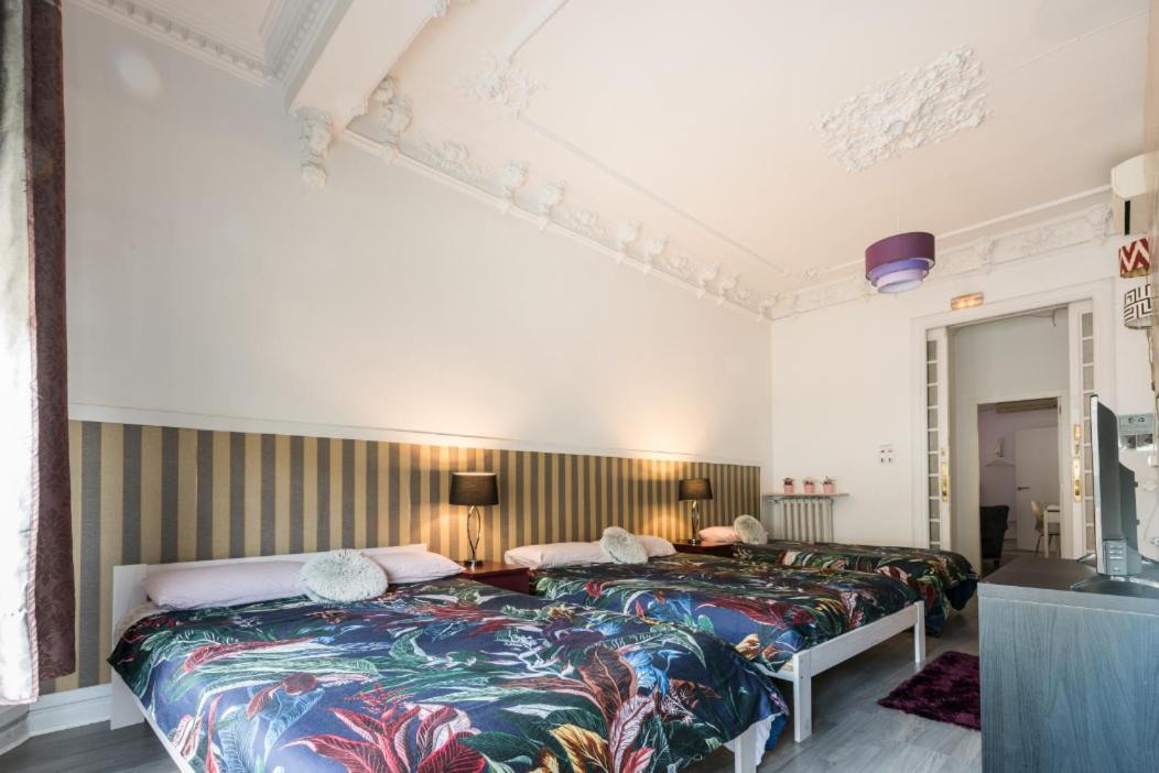 M&F 7 Rooms/7 Bathrooms Over Gran Via Madrid Bagian luar foto