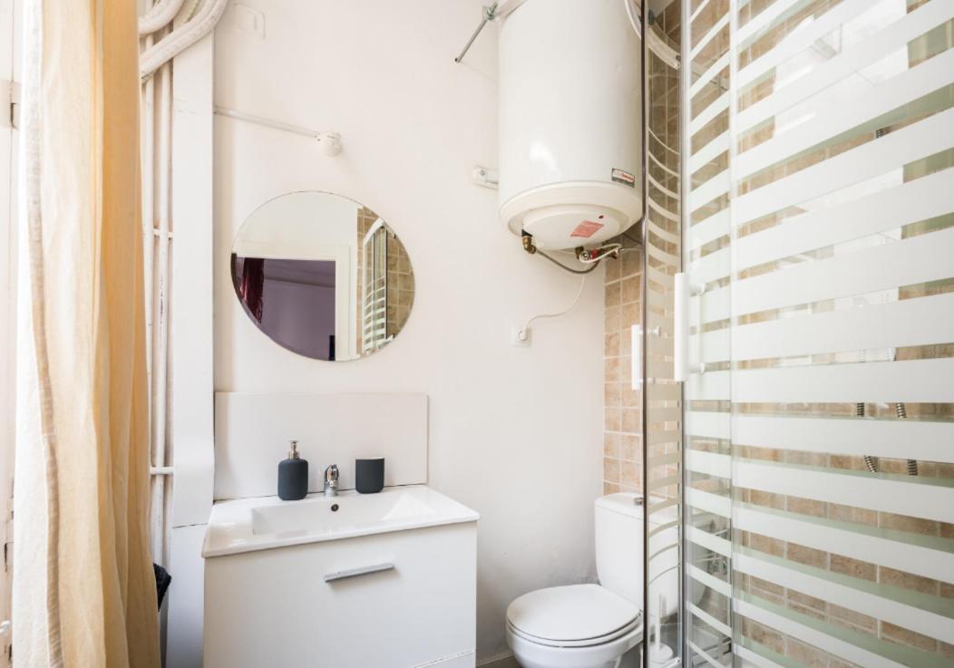 M&F 7 Rooms/7 Bathrooms Over Gran Via Madrid Bagian luar foto