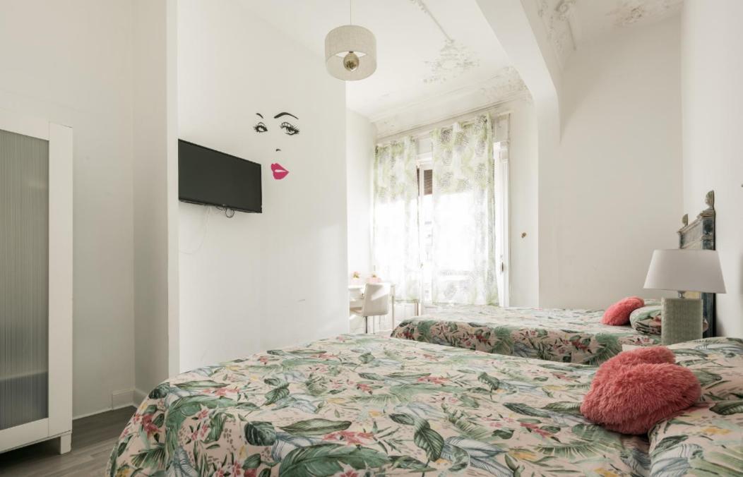 M&F 7 Rooms/7 Bathrooms Over Gran Via Madrid Bagian luar foto