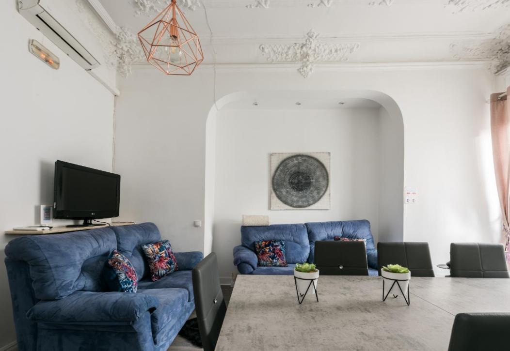 M&F 7 Rooms/7 Bathrooms Over Gran Via Madrid Bagian luar foto