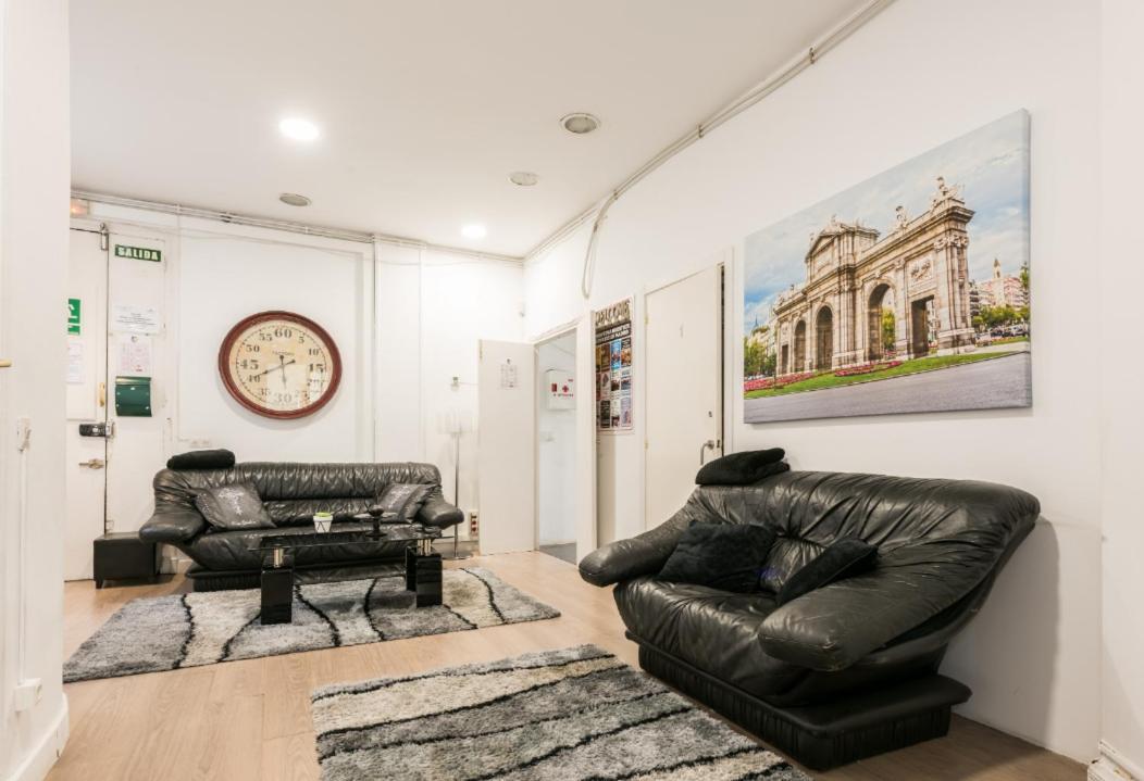 M&F 7 Rooms/7 Bathrooms Over Gran Via Madrid Bagian luar foto