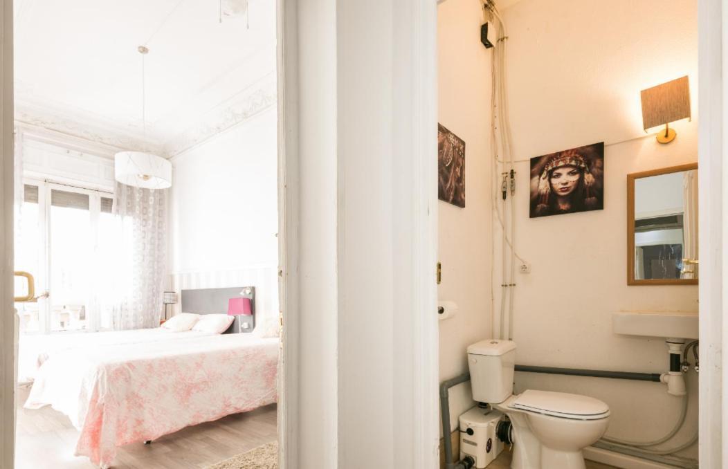 M&F 7 Rooms/7 Bathrooms Over Gran Via Madrid Bagian luar foto