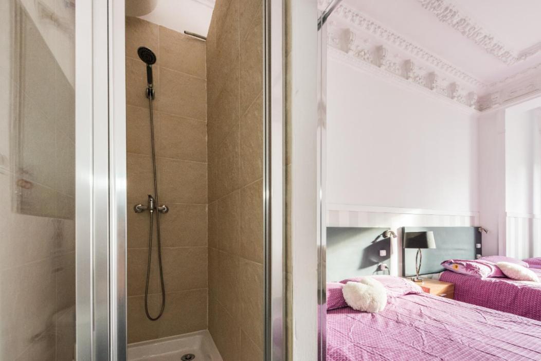 M&F 7 Rooms/7 Bathrooms Over Gran Via Madrid Bagian luar foto
