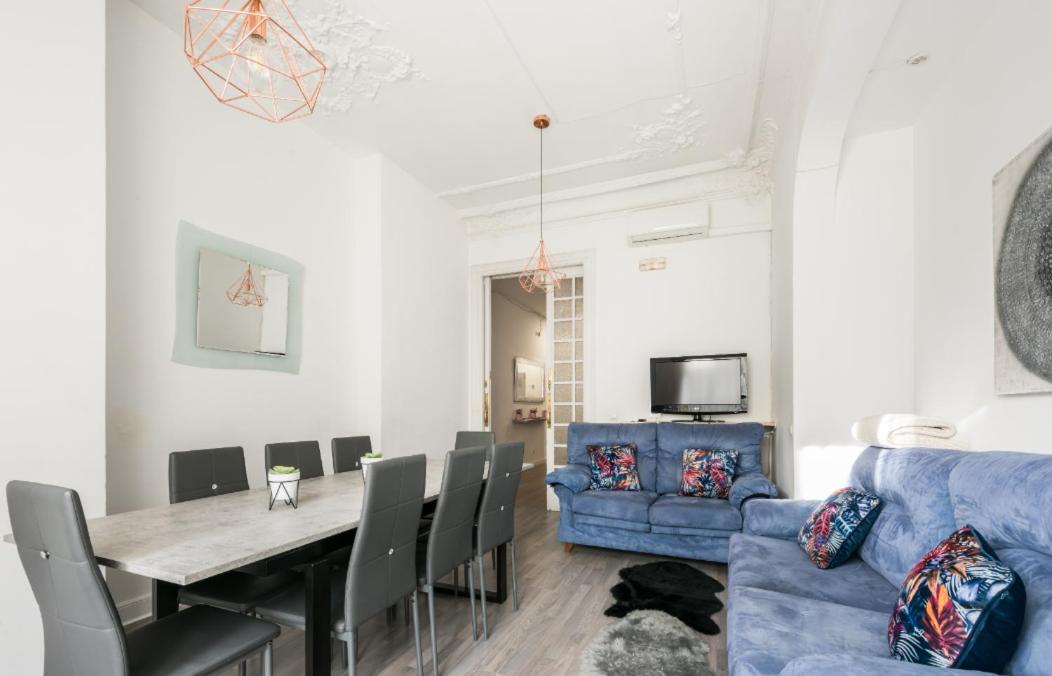 M&F 7 Rooms/7 Bathrooms Over Gran Via Madrid Bagian luar foto