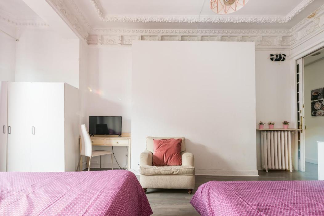 M&F 7 Rooms/7 Bathrooms Over Gran Via Madrid Bagian luar foto