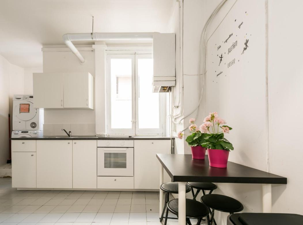 M&F 7 Rooms/7 Bathrooms Over Gran Via Madrid Bagian luar foto