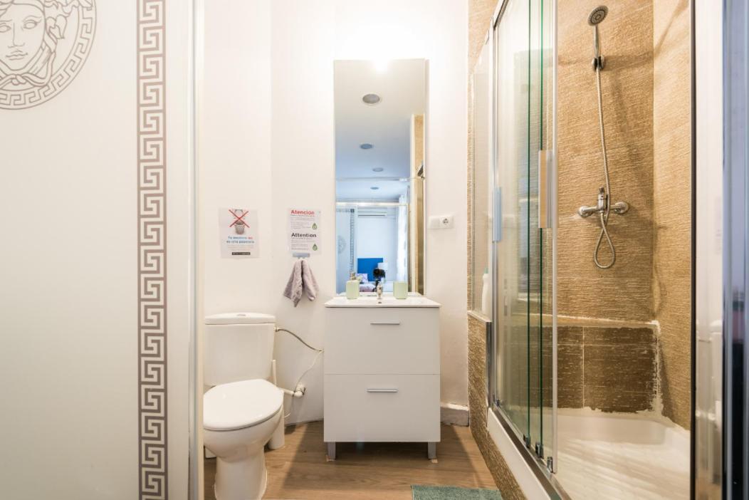 M&F 7 Rooms/7 Bathrooms Over Gran Via Madrid Bagian luar foto