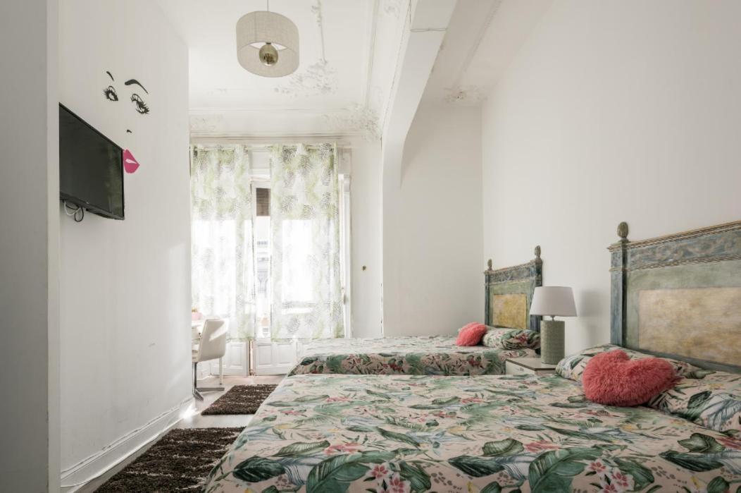 M&F 7 Rooms/7 Bathrooms Over Gran Via Madrid Bagian luar foto