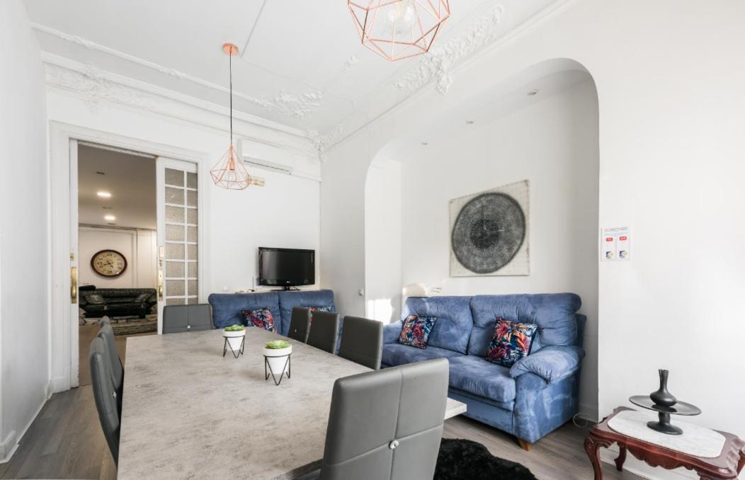 M&F 7 Rooms/7 Bathrooms Over Gran Via Madrid Bagian luar foto