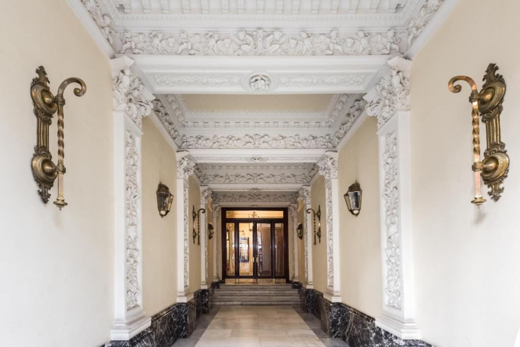 M&F 7 Rooms/7 Bathrooms Over Gran Via Madrid Bagian luar foto
