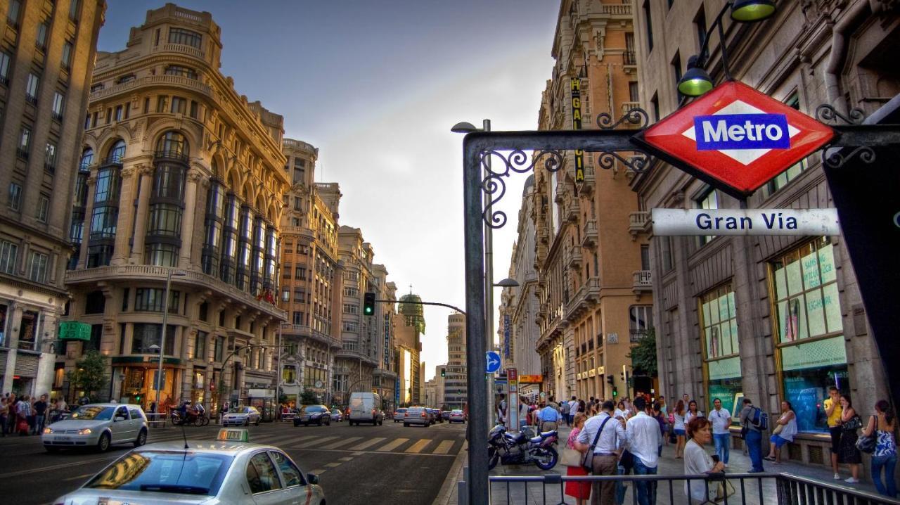 M&F 7 Rooms/7 Bathrooms Over Gran Via Madrid Bagian luar foto
